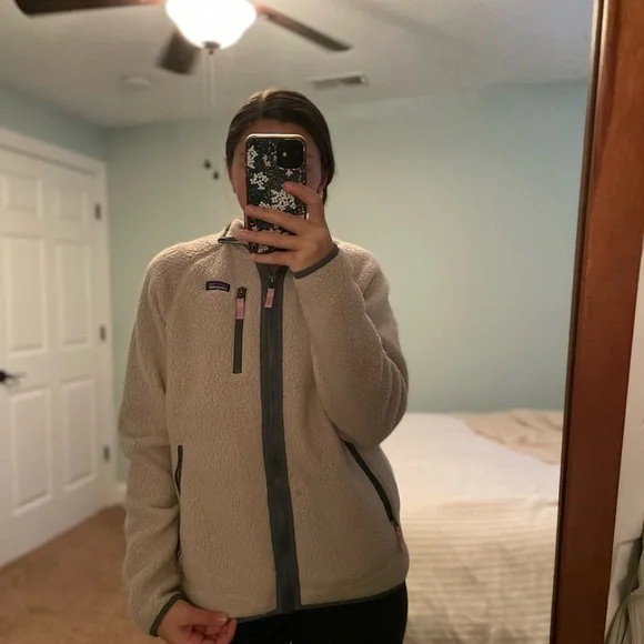 Women's Patagonia Fleece Jacket - Picture 1 of 5